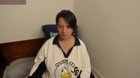 Snapshot of nuit_rose chatting on March 4, 4:49 am nuit_rose online show from March 4, 4:49 am