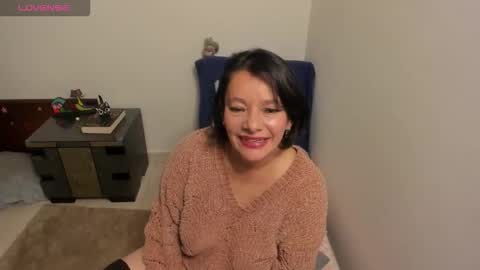 Snapshot of nuit_rose chatting on October 19, 2:16 am nuit_rose online show from October 19, 2:16 am