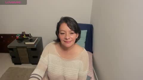 Snapshot of nuit_rose chatting on October 9, 3:23 am nuit_rose online show from October 9, 3:23 am