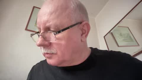 nukiss online show from February 12, 9:46 am