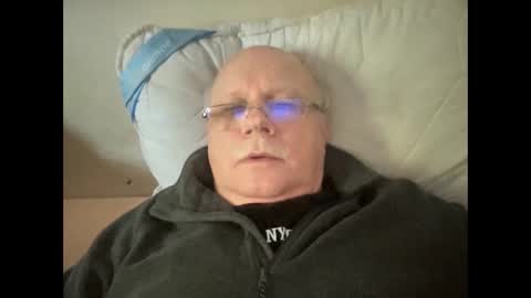 nukiss online show from October 22, 9:45 am