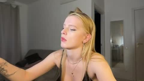 nura_foxx online show from July 14, 12:58 am
