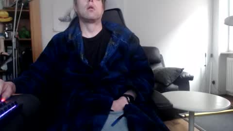 nursefan online show from January 11, 12:00 pm