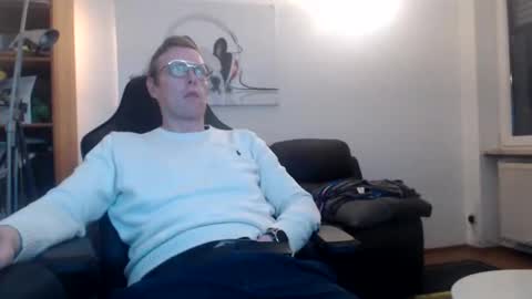 nursefan online show from December 15, 5:31 pm