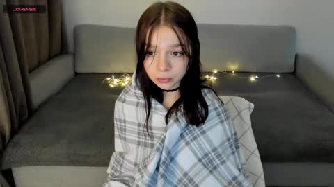 nya_babe online show from December 19, 9:10 pm