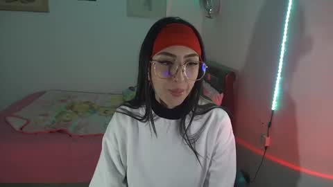 Snapshot of nymph_frida chatting on September 17, 4:38 am Frida online show from September 17, 4:38 am