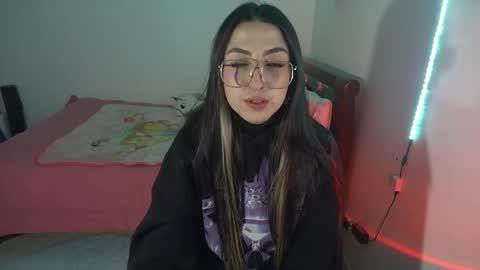 Snapshot of nymph_frida chatting on September 25, 8:21 am Frida online show from September 25, 8:21 am