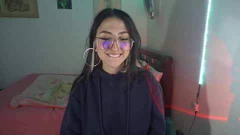 Snapshot of nymph_frida chatting on October 7, 5:58 am Frida online show from October 7, 5:58 am