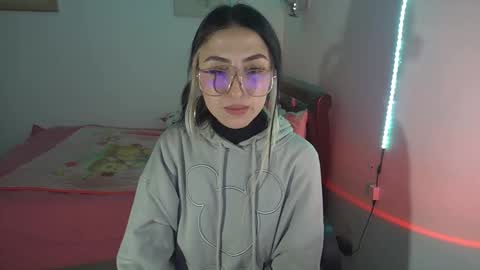 Snapshot of nymph_frida chatting on October 1, 6:45 am Frida online show from October 1, 6:45 am
