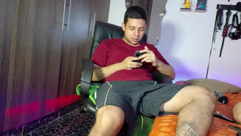 David and Steven Independents online show from January 11, 9:32 pm