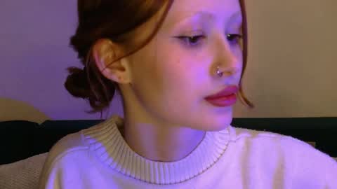 nyra_thira online show from April 3, 9:11 pm