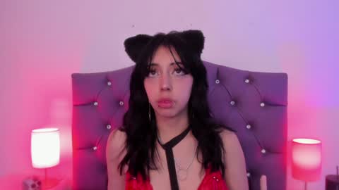 Snapshot of nyx_nayla chatting on February 6, 9:43 am online show from February 6, 9:43 am