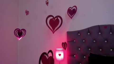 Snapshot of nyx_nayla chatting on February 12, 8:49 am online show from February 12, 8:49 am