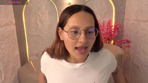Snapshot of nyx_tamy_tx chatting on October 4, 1:53 pm Online 800 to 1400 online show from October 4, 1:53 pm
