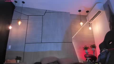 Nyx Shadow online show from October 13, 3:52 am
