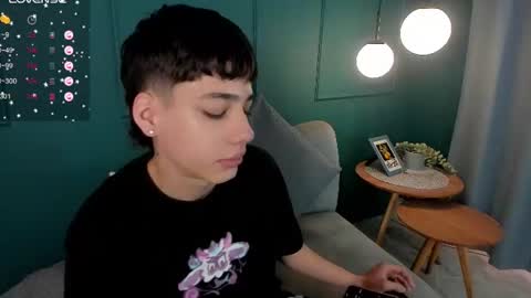 Deku online show from June 25, 2:44 pm