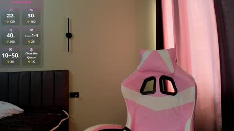 Snapshot of obokozu_mai chatting on October 7, 4:19 am Leila online show from October 7, 4:19 am