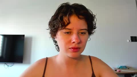 Evie online show from April 10, 8:41 am