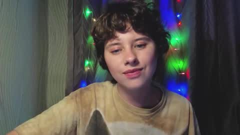 Evie online show from October 19, 1:27 pm