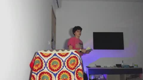 Evie online show from December 17, 2:57 pm