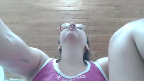 Val online show from November 17, 9:39 pm