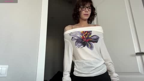 Thea online show from March 11, 4:26 am