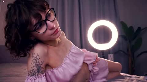 Thea online show from November 7, 7:16 pm