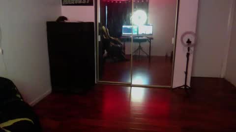 Money online show from October 26, 3:44 pm