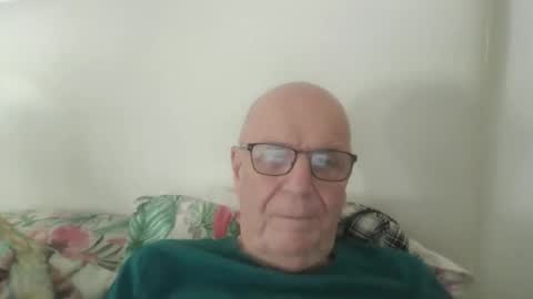 Snapshot of oggi95 chatting on September 30, 12:48 pm oggi95 online show from September 30, 12:48 pm