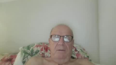 Snapshot of oggi95 chatting on September 26, 7:38 am oggi95 online show from September 26, 7:38 am