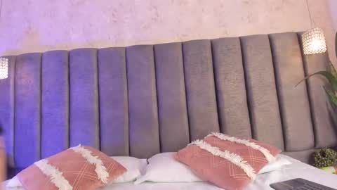 Snapshot of oh_hollyy chatting on February 27, 7:47 pm Holly online show from February 27, 7:47 pm