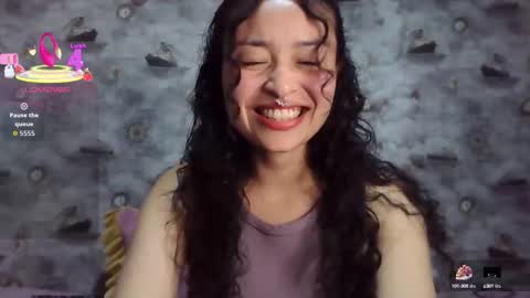 Snapshot of ohdaisy1 chatting on October 8, 11:43 pm Nina online show from October 8, 11:43 pm