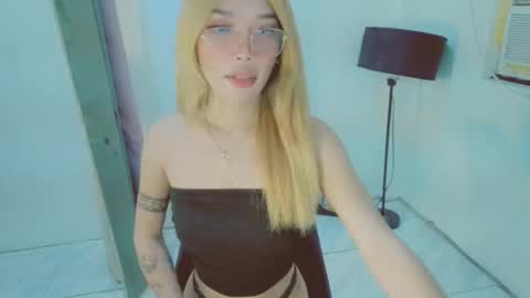 ohmyalessandraxcx online show from September 10, 3:35 pm