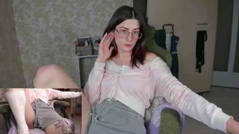 Snapshot of ohmygoddestkimmy chatting on September 28, 3:15 am Kmmy online show from September 28, 3:15 am