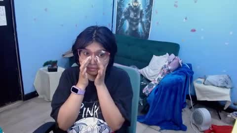 ohmysqueak online show from July 4, 2:04 am