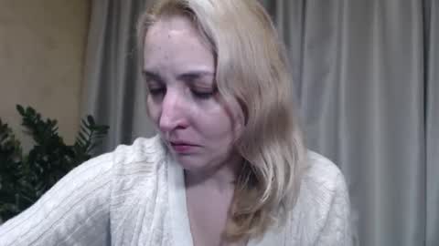 Mari online show from November 22, 7:01 pm