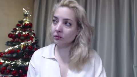 Mari online show from December 18, 8:26 pm