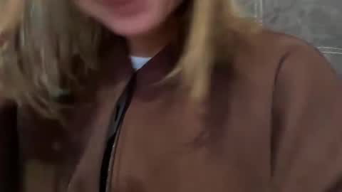 Oktavia7777 online show from March 4, 7:27 am