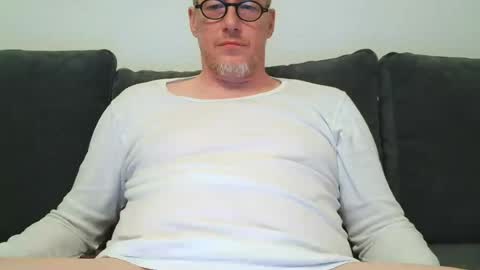 olavdelux online show from July 27, 9:12 pm