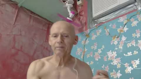 oldbuthorny62 online show from May 12, 1:53 pm