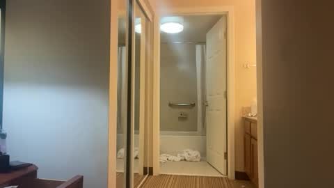 olderyeterotic online show from April 29, 7:19 pm