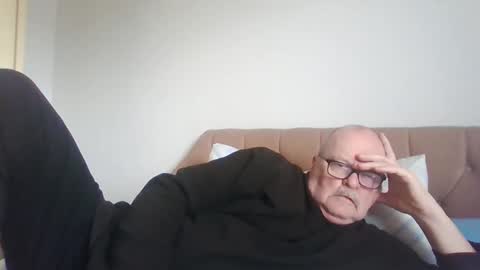 oldfkr69 online show from February 25, 11:03 am