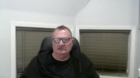 oldguybigd online show from April 19, 4:35 am