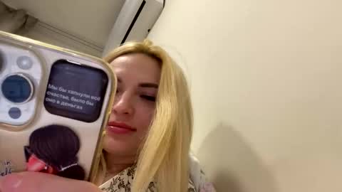 olivanne online show from April 7, 3:47 pm