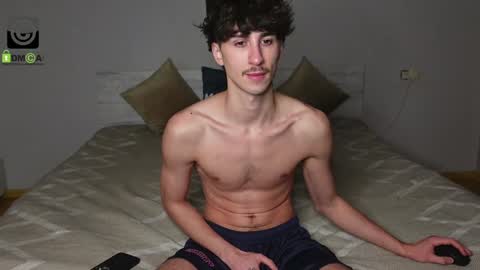 Oliver  Kaen online show from December 5, 3:55 pm