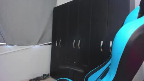 Oliver bray online show from November 21, 3:21 pm