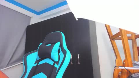 Oliver bray online show from December 4, 4:23 am