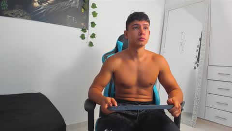 Oliver bray online show from March 1, 2:59 am