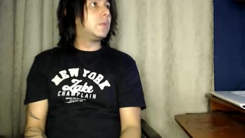 Snapshot of oliver_laid_2023 chatting on September 10, 8:37 am oliver_laid_2023 online show from September 10, 8:37 am