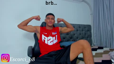 oliver_smith_2 online show from April 26, 2:26 pm